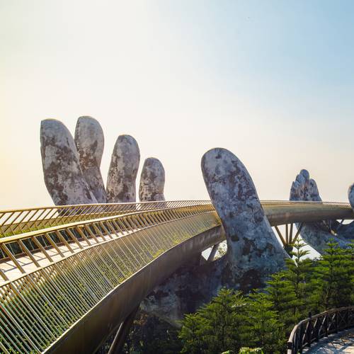 Vietnam, Goldene Brücke