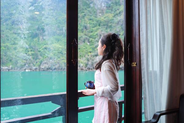 Reiseziel Vietnam Dschunke Halong Bucht Ausblick Reiseziel Vietnam Dschunke Halong Bucht Ausblick