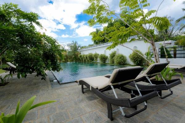 Sri Lanka, Trincomalee, Uppuveli Beach by DSK, Pool