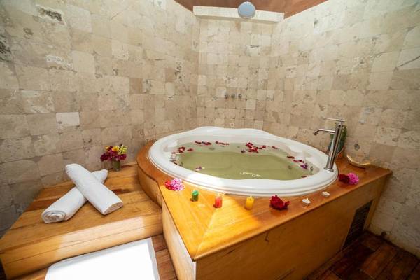 Peru, Urubamba, Andean Wings Valley