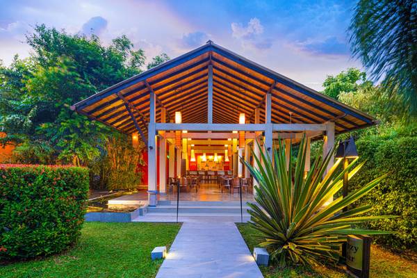 Sri Lanka, Thissamahara, Chaarya Resort, Aussenansicht