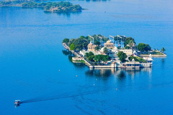 Indien, Udaipur, Pichola-See mit JAG Mandir Palace
