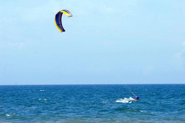 Vietnam, Phan Thiet, Kite Surfing