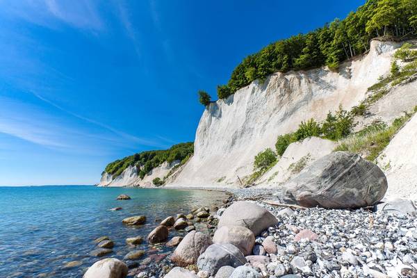 Rügen, Kreidefelsen im Sommer