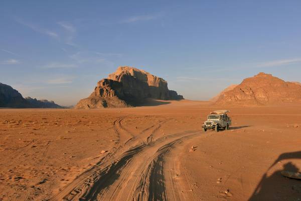 Jordanien, Wadi Rum im Sonnenuntergang