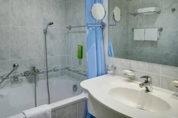 Badezimmer, Hotel Pacifik Ensana, Marienbad