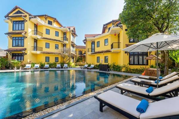 Vietnam, Hoi An, Lantern Boutique Hotel, Aussenansicht mit Pool