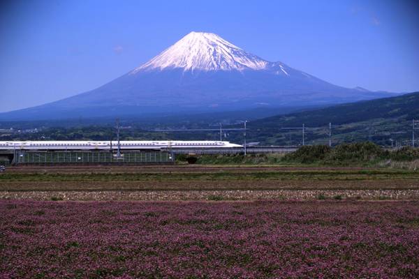 Japan_Fuji_mit_Shinkansen
