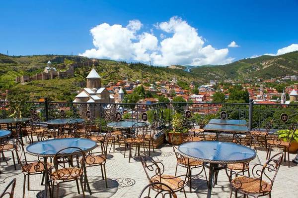 Georgien, Tiflis, Hotel Kopala, Terrasse