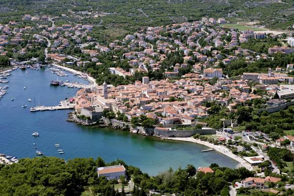 Kroatien, Krk, See auf Insel Krk