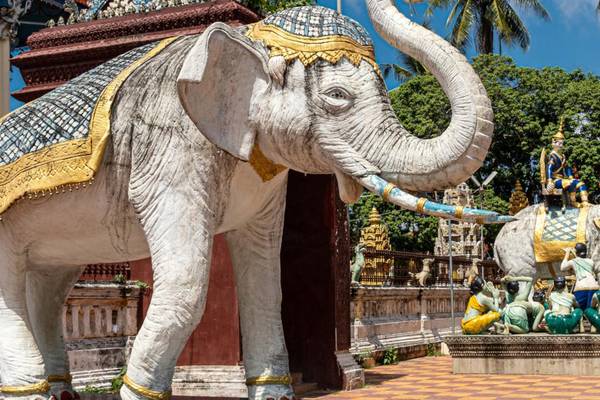 Elefantenstatue bei Battambang, kambodscha