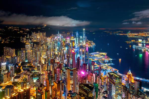 CN_Hongkong-Skyline_Nacht_GI-2213888182-2