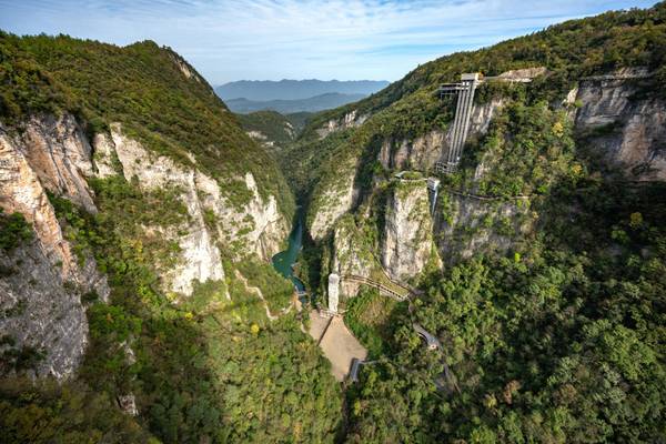 CN_Hunan_Zhangjiajie Glasbruecke_GI-2220377816
