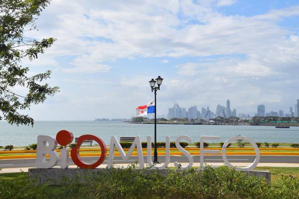 Panama City, Zum Bio-Museo