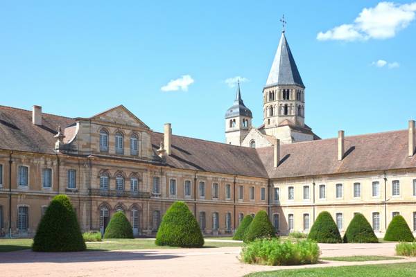 Burgung, Kloster Kluny
