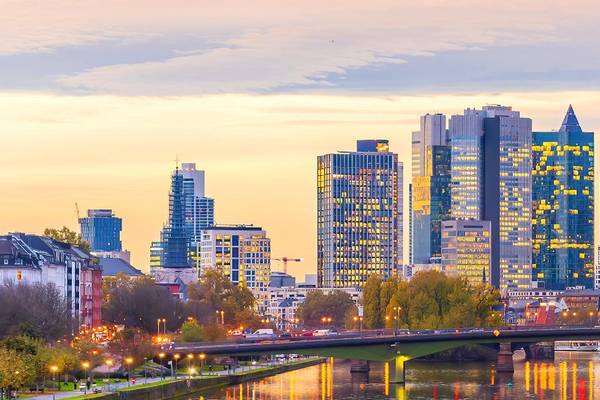 Skyline Frankfurt abends