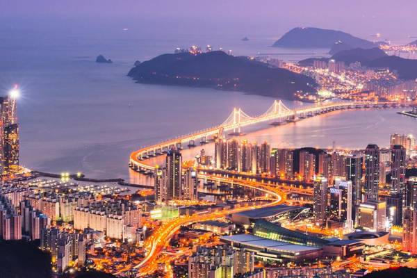Busan Skyline bei Nacht