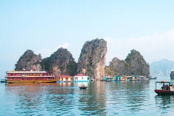 Schwimmendes vietnamesisches Fischerdorf