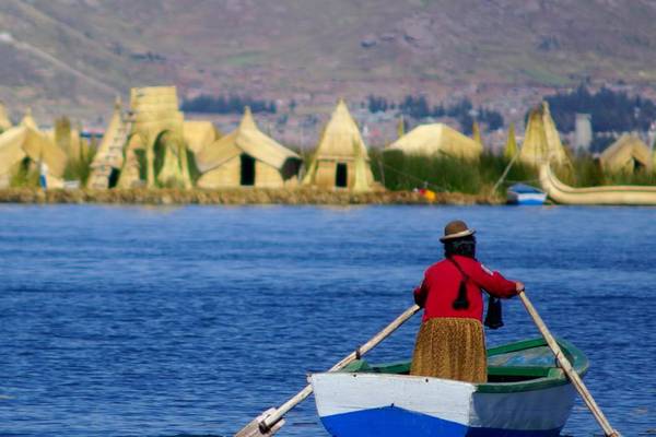 Boot auf dem Titicacasee, Peru