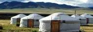 mn-jurten-in-mongolischer-steppe-gi-478764655-sl