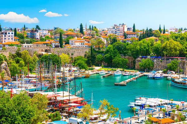 TR_Antalya_Hafen_GI1329387341