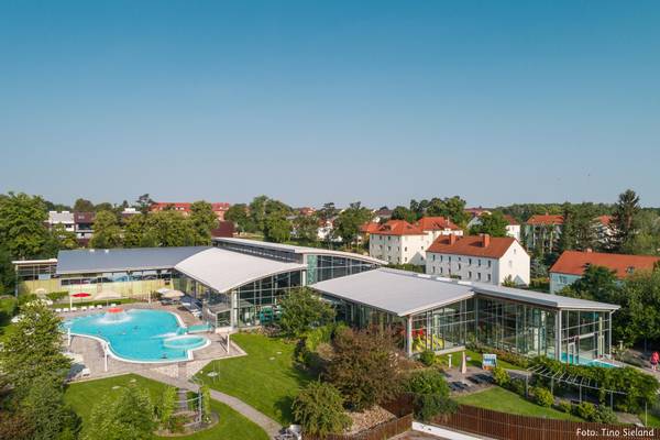 D99K01_AussenansichtTherme_01