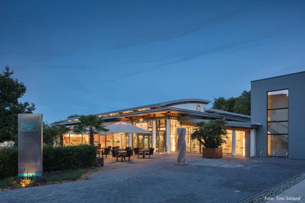 D99K01_AussenansichtTherme_08