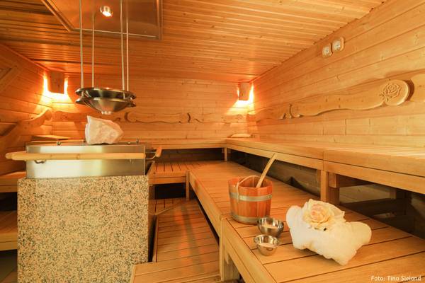 D99K01_Rosensauna_01