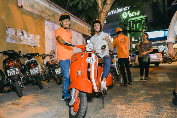 SAIGON-AFTER-DARK-13