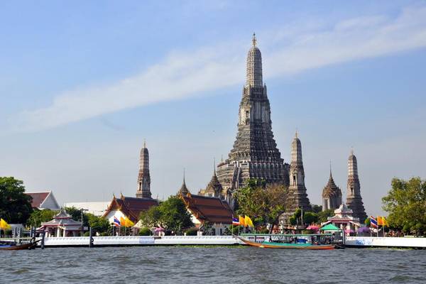 Lebens entlang des Flusses und Wat Arun 2