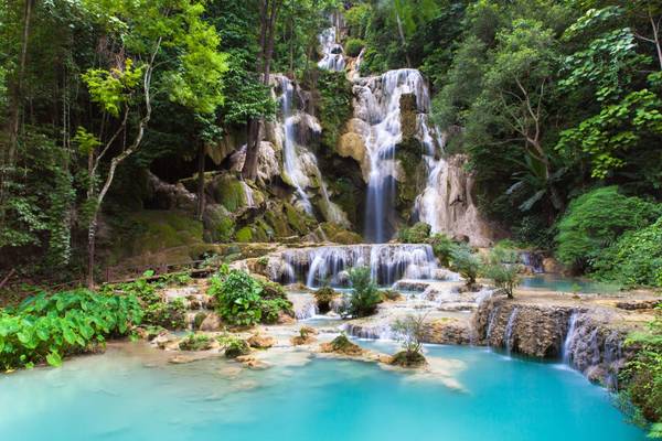 LA_Landschaft_GI-536835779_Kuang-Si-Wasserfall