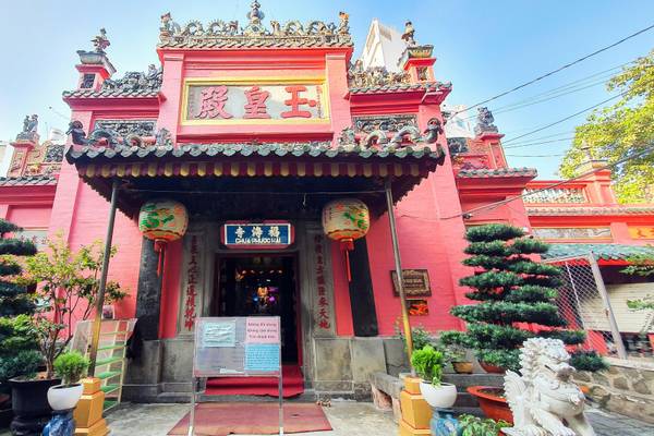 Ho-Chi-Minh, Ngoc Hoang Pagode