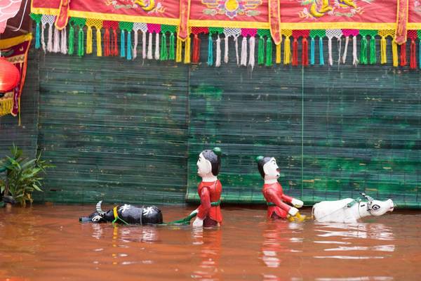 Wasserpuppen-Show