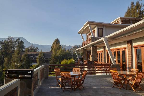 Jiwa Jawa Hotel_Sitzbereich Aussen