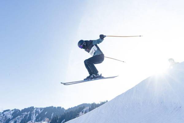 Kasachstan, Oi-Qaragi Ski-Resort, Skifahrer