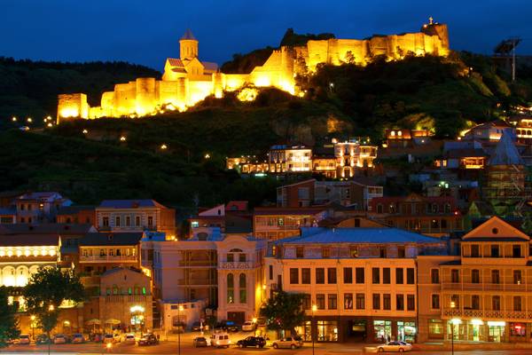 Georgien, Tiflis bei Nacht