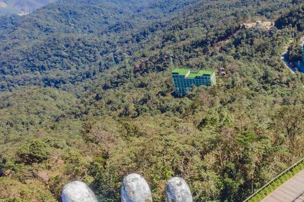 Vietnam, Da Nang Die Goldene Brücke