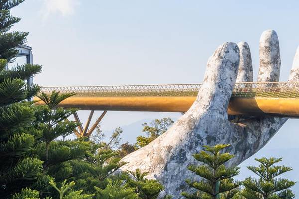 Vietnam, Da Nang Goldene Brücke